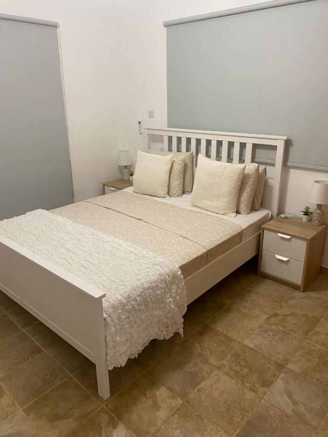 Villa Suncity Boutique Beachfront 아이아 나파 외부 사진