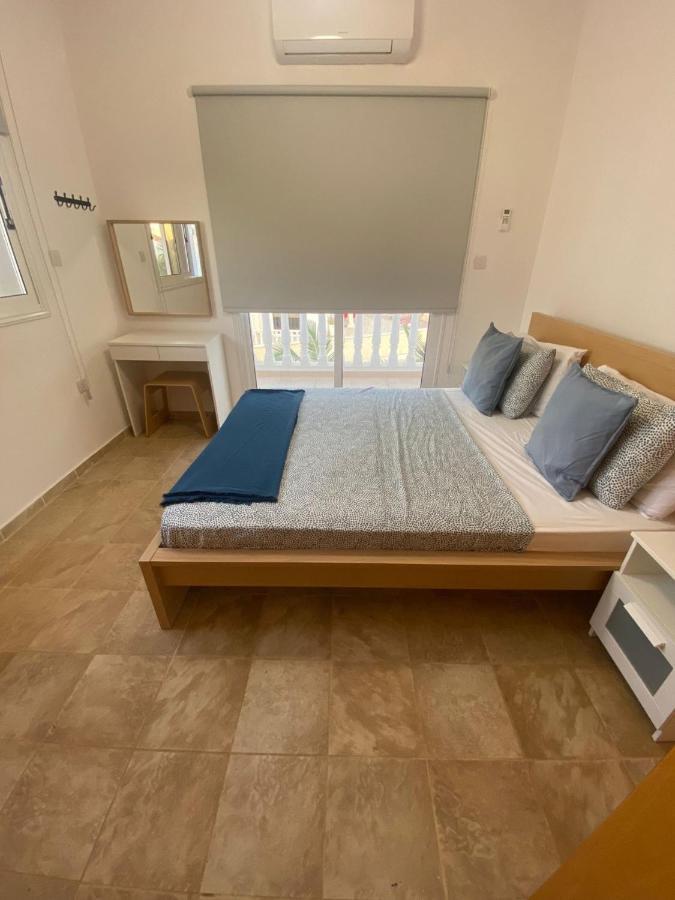Villa Suncity Boutique Beachfront 아이아 나파 외부 사진