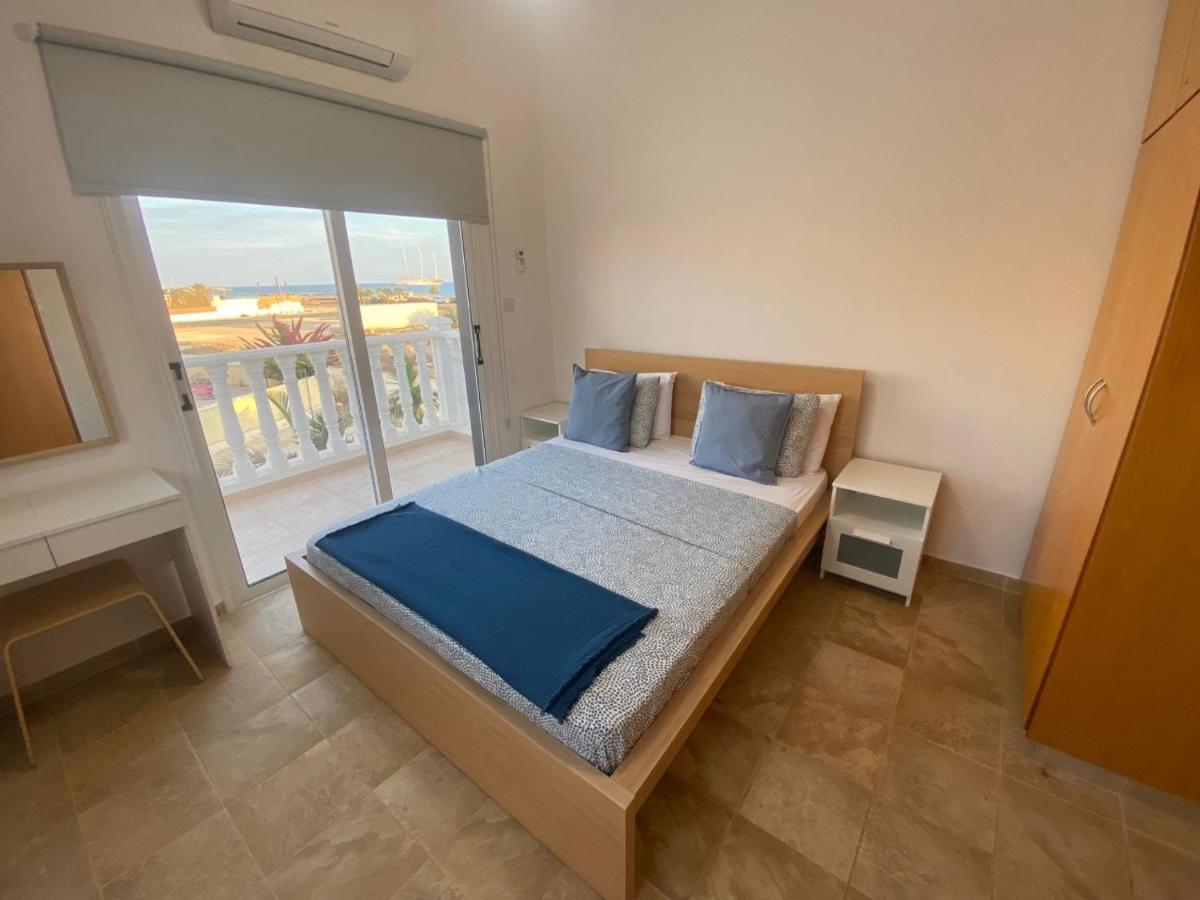 Villa Suncity Boutique Beachfront 아이아 나파 외부 사진
