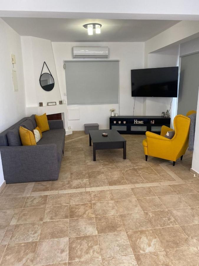Villa Suncity Boutique Beachfront 아이아 나파 외부 사진