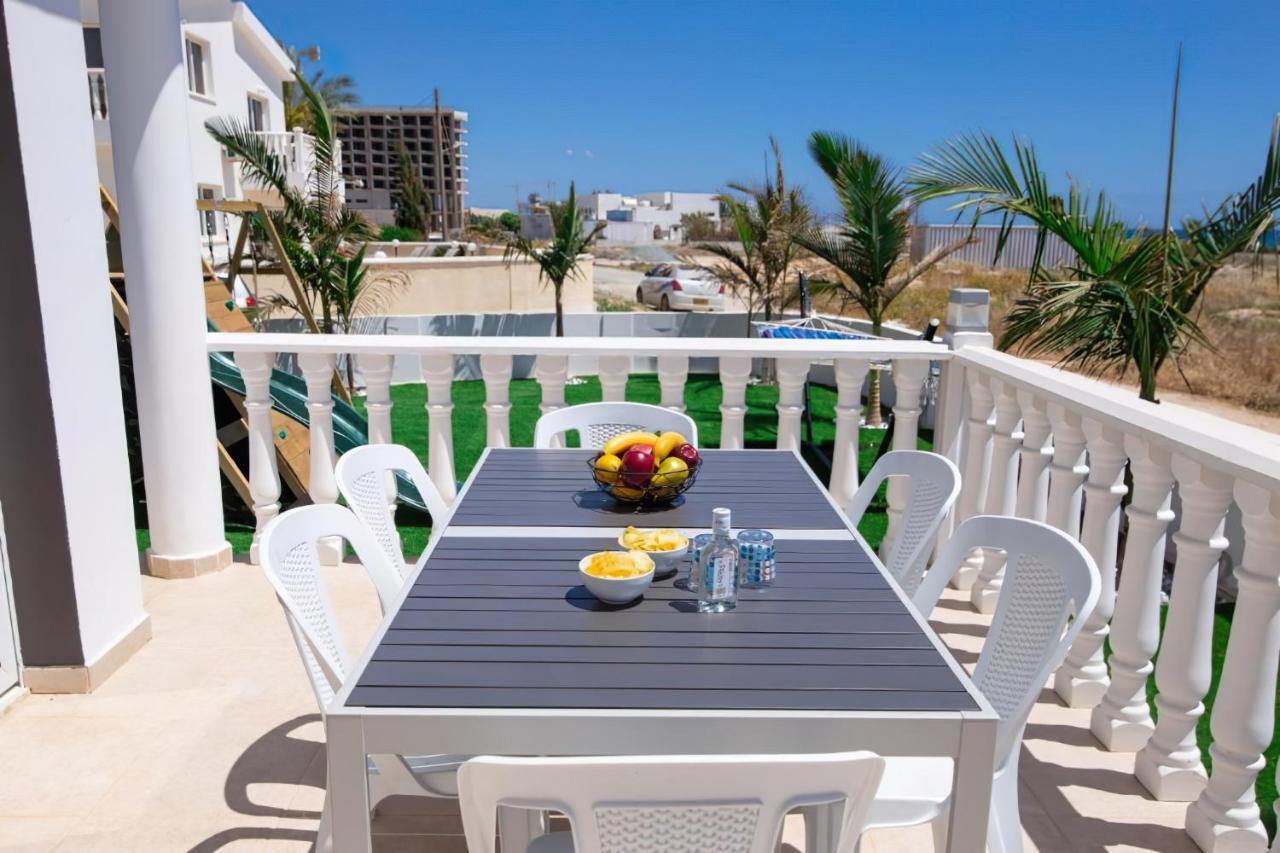 Villa Suncity Boutique Beachfront 아이아 나파 외부 사진