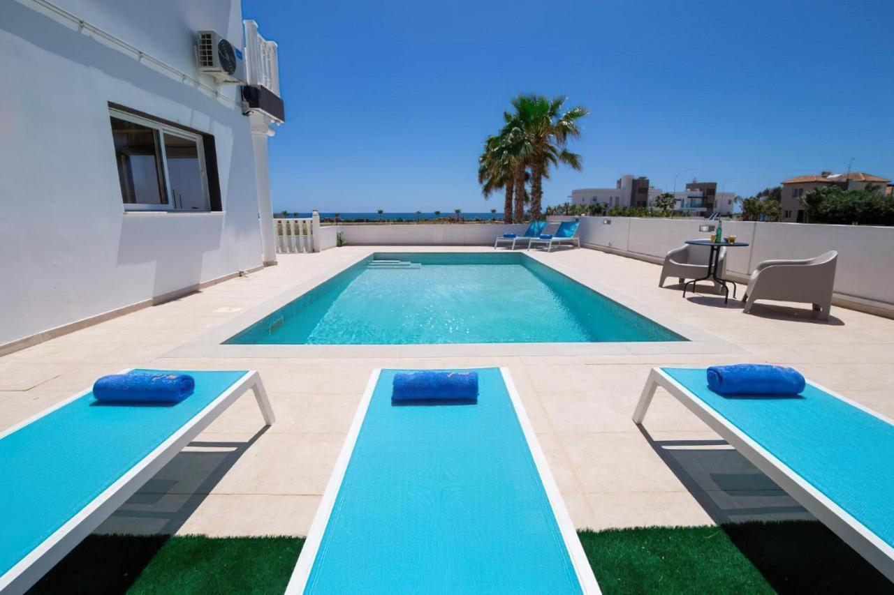 Villa Suncity Boutique Beachfront 아이아 나파 외부 사진