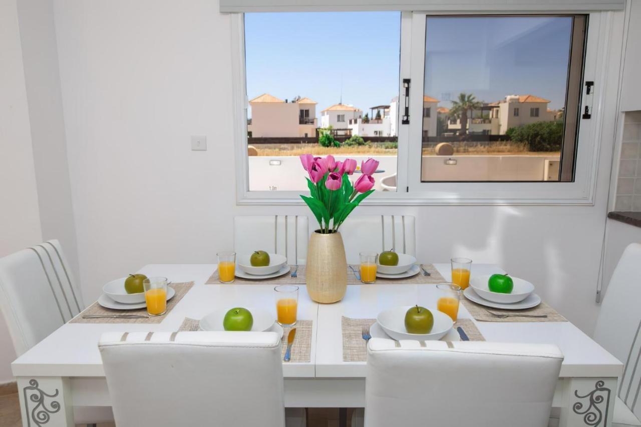 Villa Suncity Boutique Beachfront 아이아 나파 외부 사진