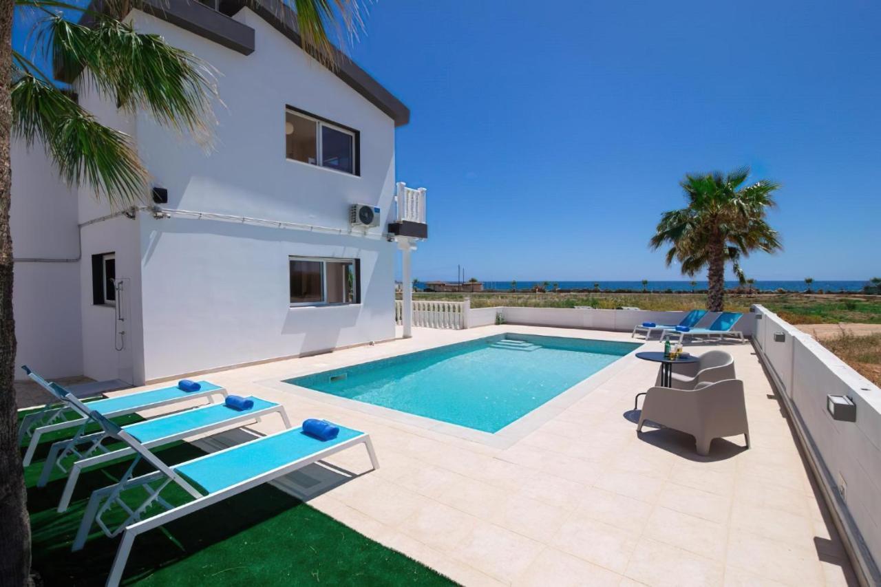 Villa Suncity Boutique Beachfront 아이아 나파 외부 사진