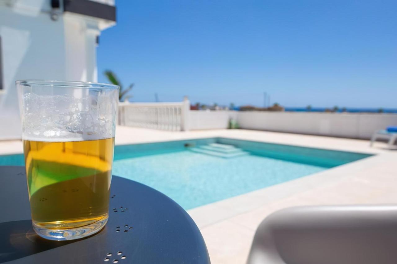 Villa Suncity Boutique Beachfront 아이아 나파 외부 사진
