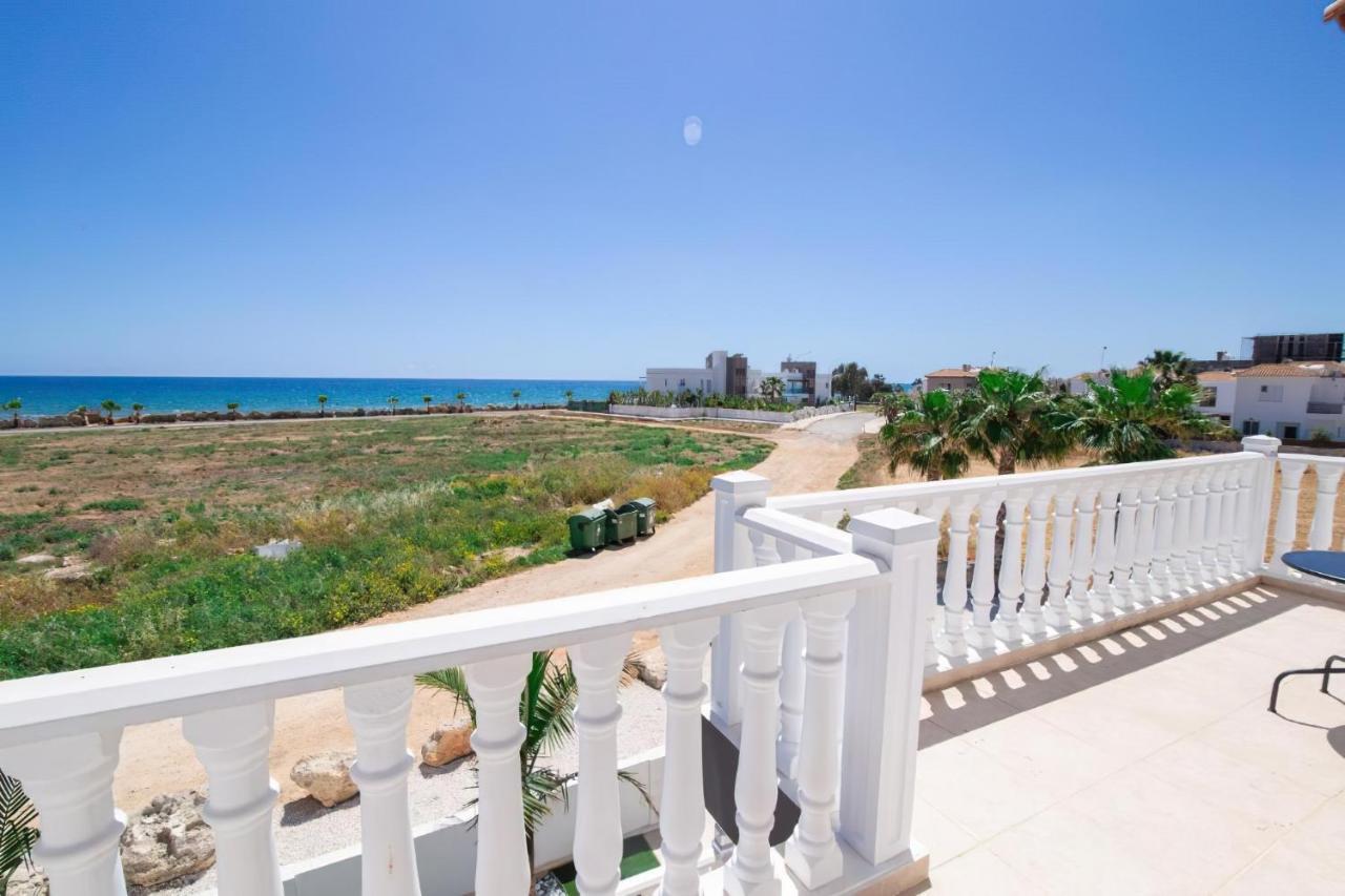 Villa Suncity Boutique Beachfront 아이아 나파 외부 사진