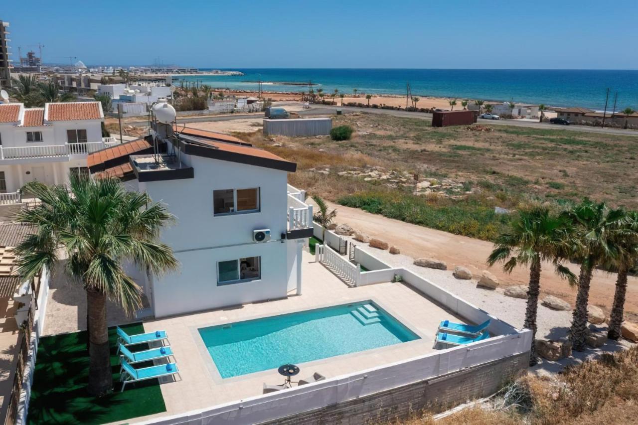 Villa Suncity Boutique Beachfront 아이아 나파 외부 사진