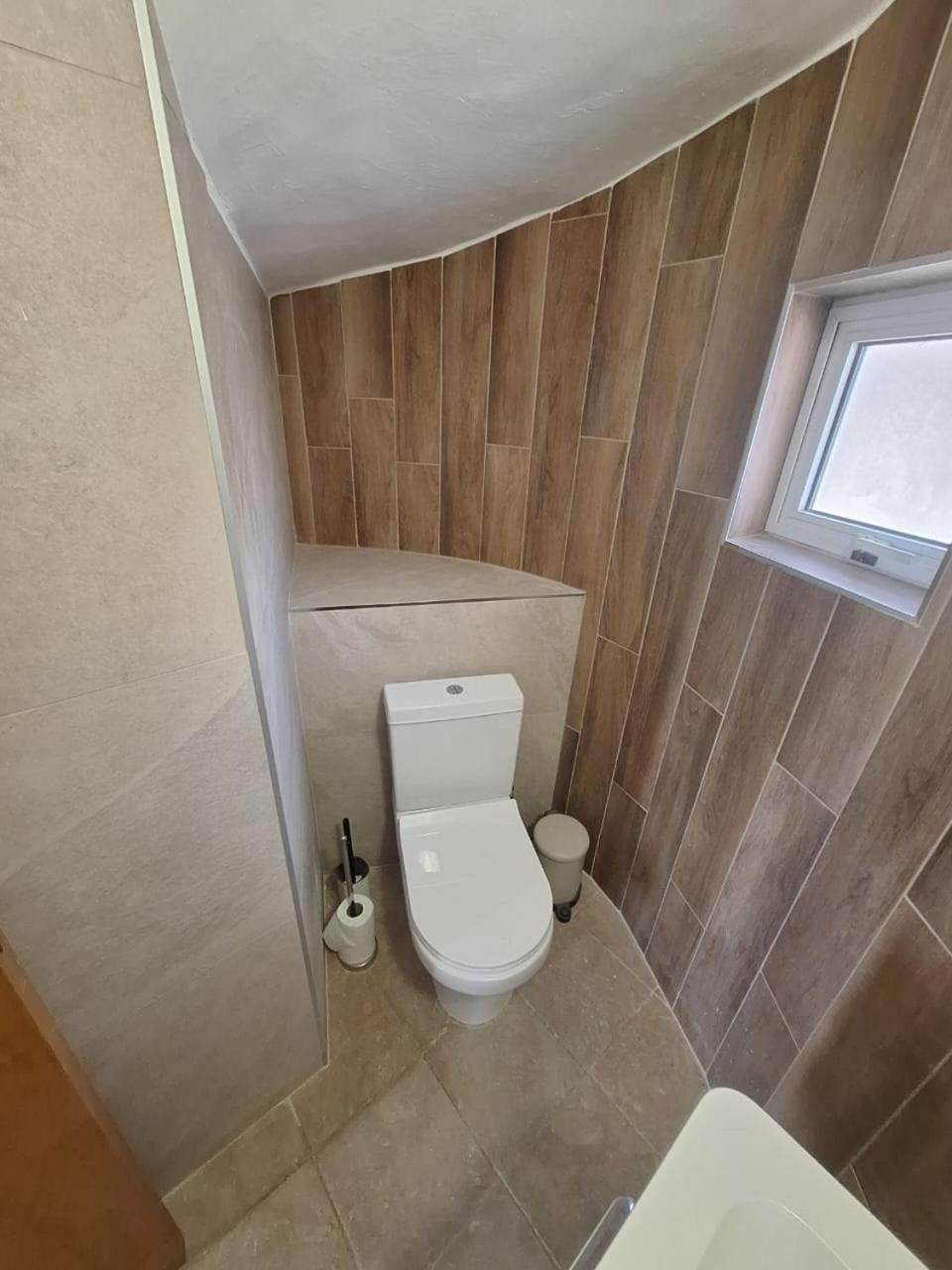 Villa Suncity Boutique Beachfront 아이아 나파 외부 사진